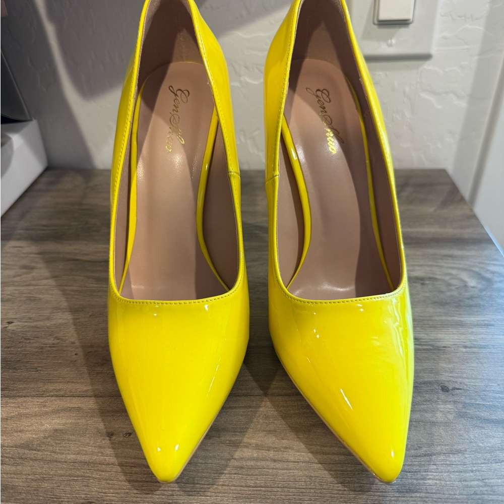 Yellow Pumps/Heels